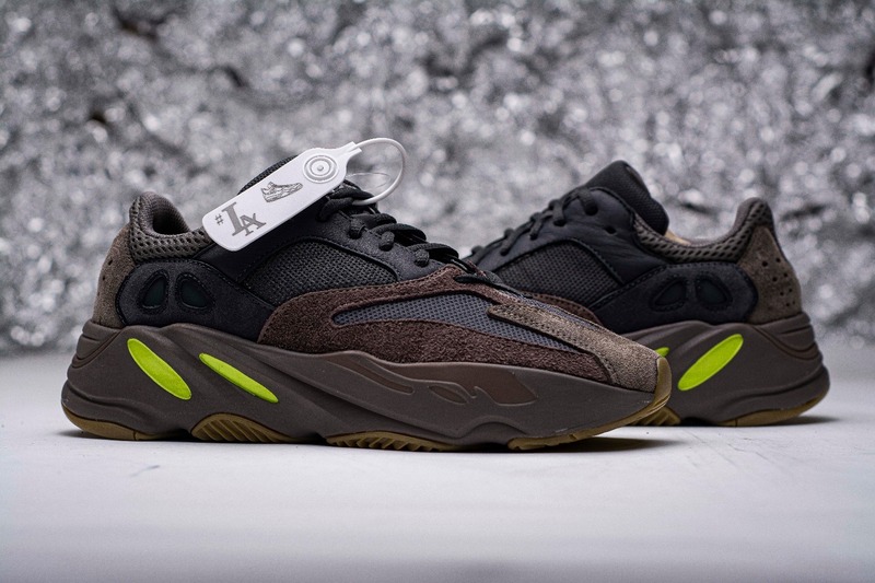 yeezy 700 mauve