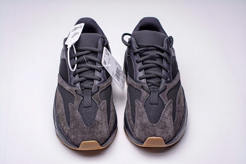 yeezy boost 700 utility black (2019/2023) replica