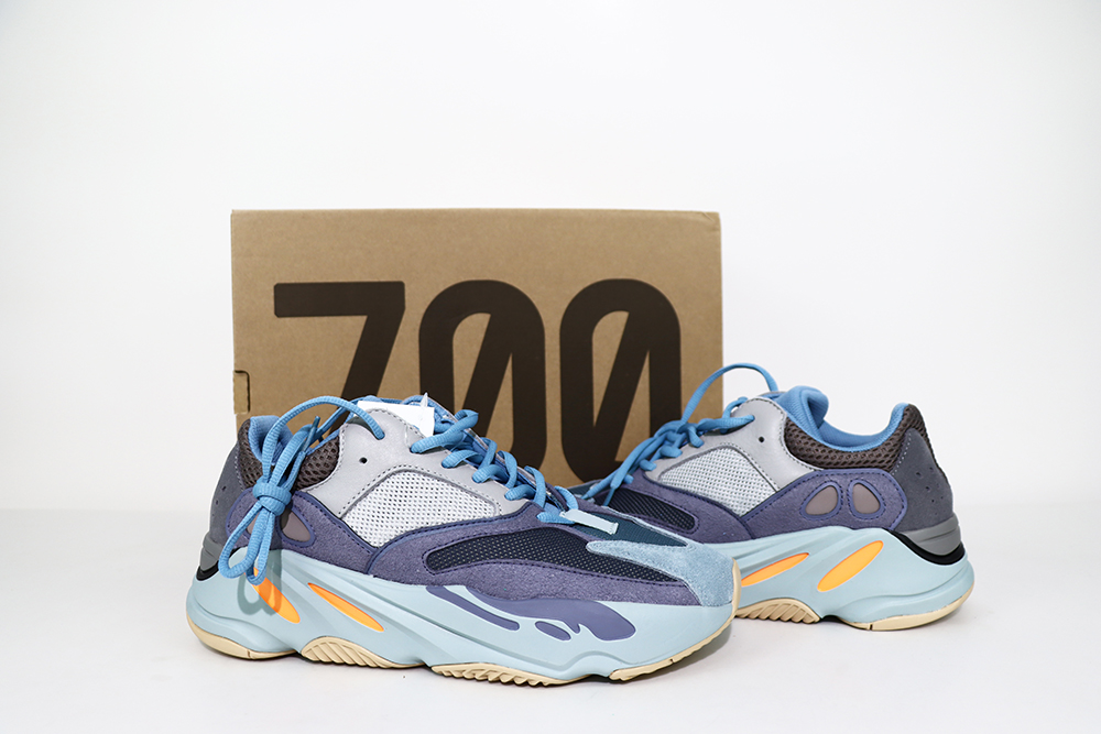 yeezy 700 ‘carbon blue’ fw2498 replica