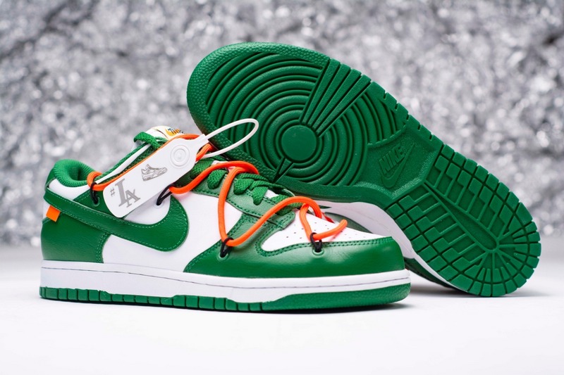 dunk low off-white pine green