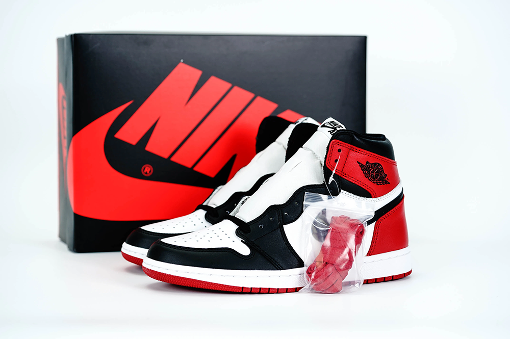 air jordan 1 retro high og ‘black toe’ reps