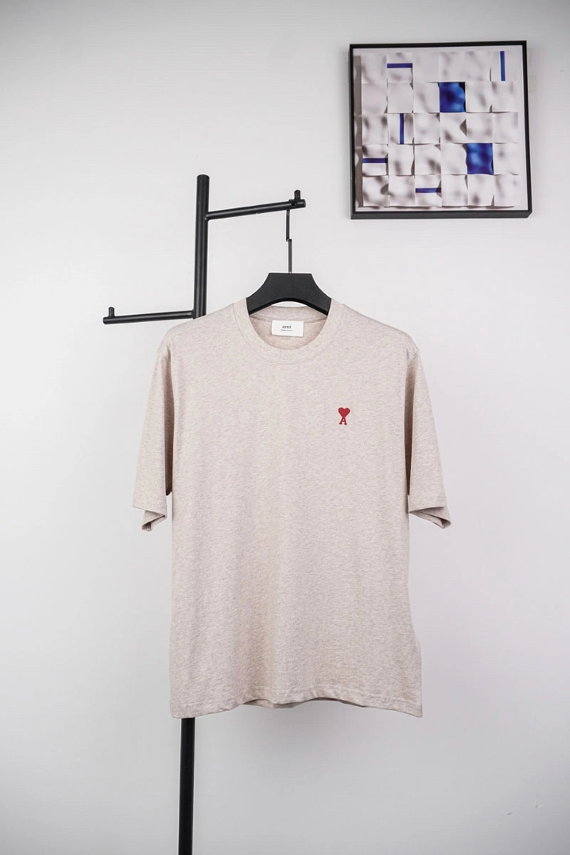 ami red heart logo embroidered t-shirt