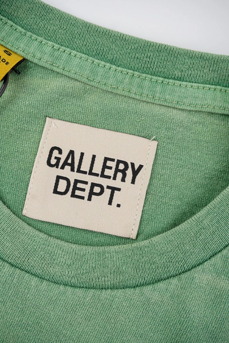 gallery dept vintage logo t-shirt green