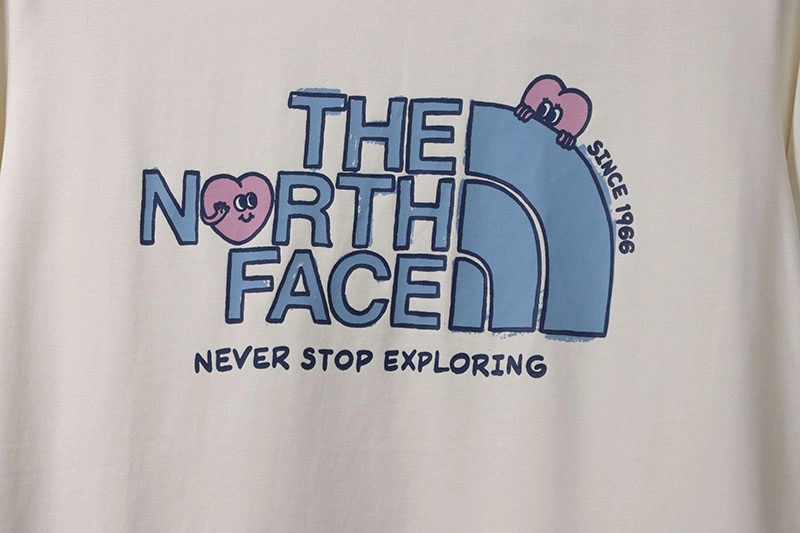 the north face heart print t-shirt