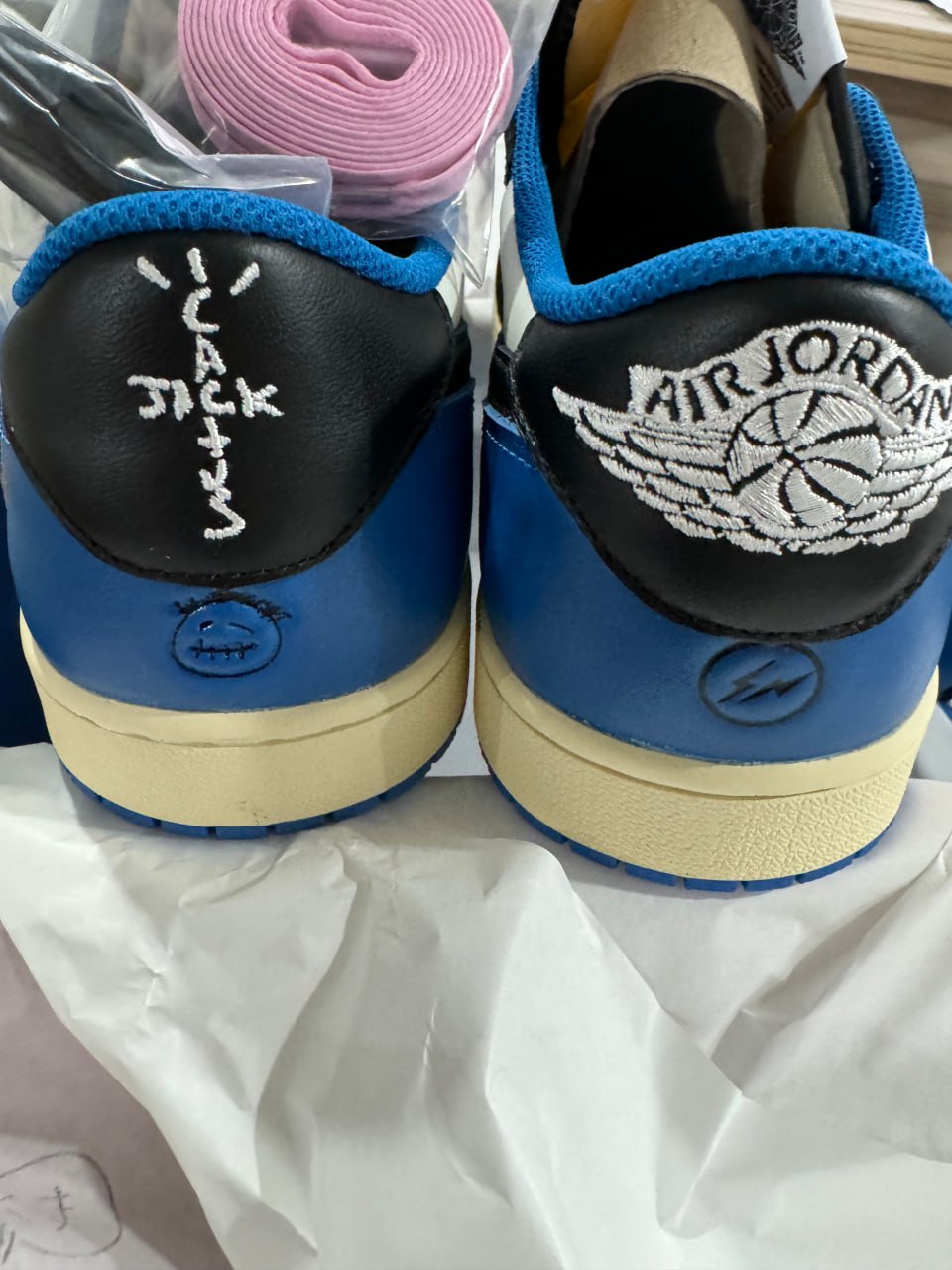 travis scott fragment design jordan 1 sale