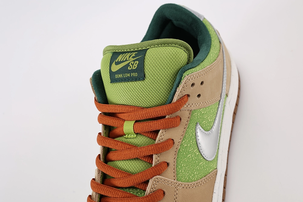 dunk low “escargot” fq7585-200